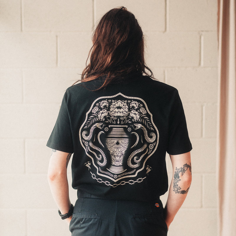 ORNATE - BLACK UNISEX T-SHIRT